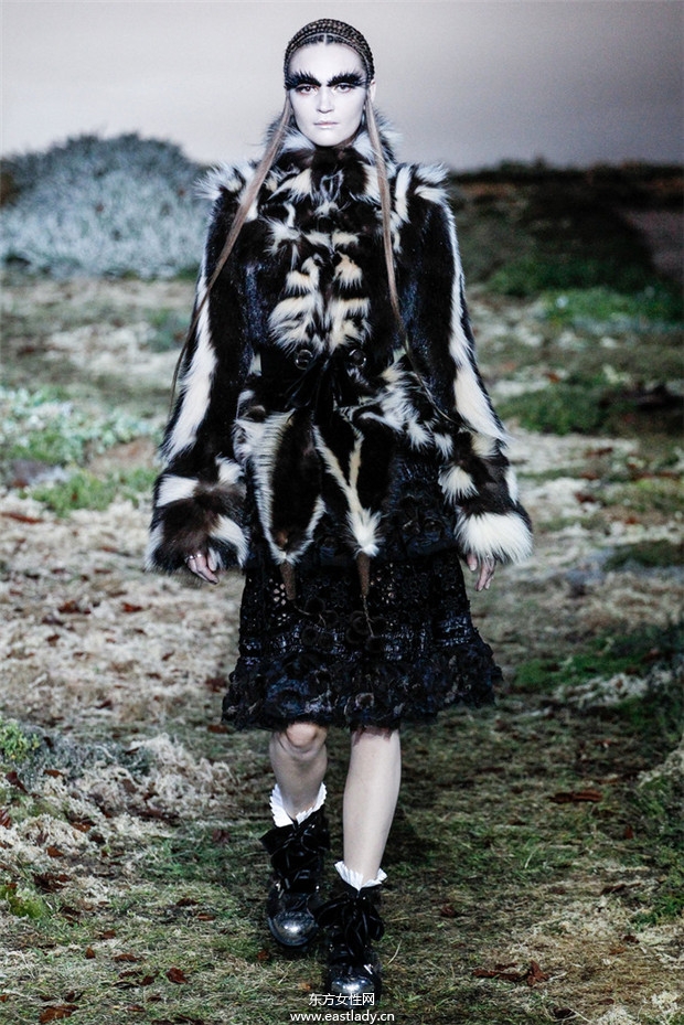 Alexander McQueen巴黎時裝周2014秋冬新品發(fā)布