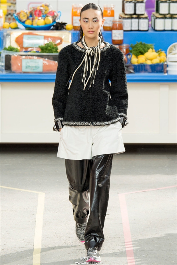 Chanel(香奈兒)巴黎時(shí)裝周2014秋冬新品發(fā)布