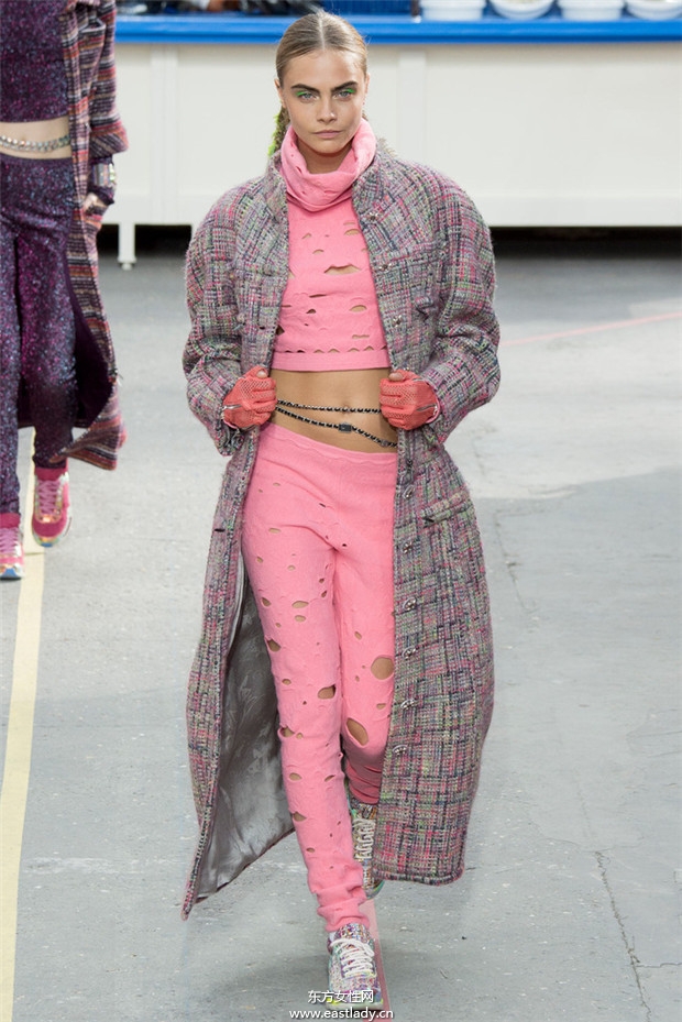 Chanel(香奈兒)巴黎時(shí)裝周2014秋冬新品發(fā)布