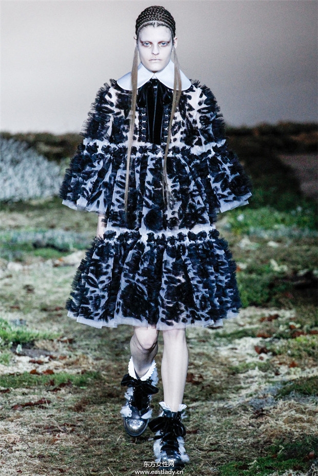 Alexander McQueen巴黎時裝周2014秋冬新品發(fā)布