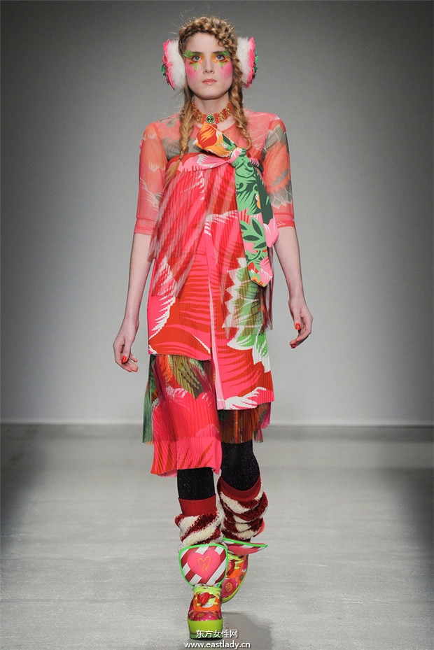 Manish Arora巴黎時(shí)裝周2014秋冬新品發(fā)布