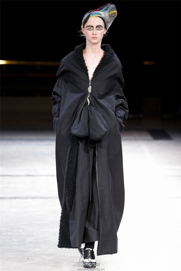 Yohji Yamamoto巴黎時裝周2014秋冬新品發(fā)布