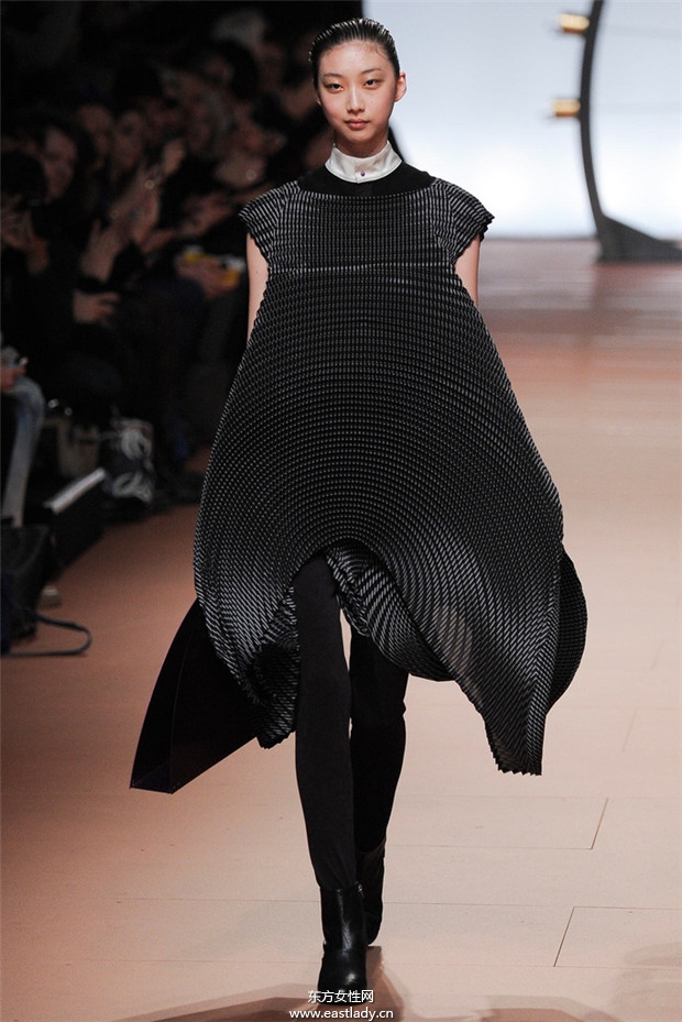 Issey Miyake巴黎時(shí)裝周2014秋冬新品發(fā)布