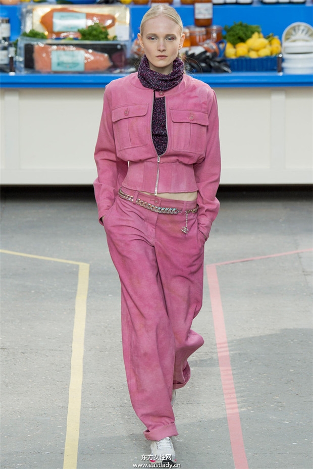 Chanel(香奈兒)巴黎時(shí)裝周2014秋冬新品發(fā)布