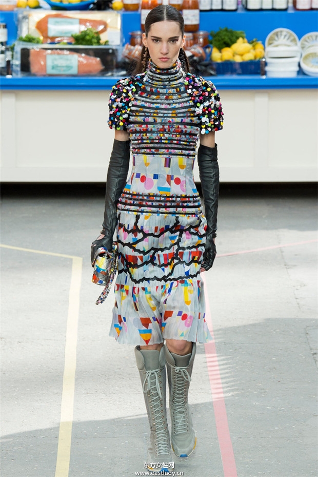 Chanel(香奈兒)巴黎時(shí)裝周2014秋冬新品發(fā)布