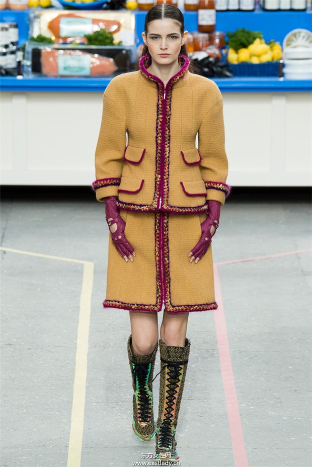 Chanel(香奈兒)巴黎時(shí)裝周2014秋冬新品發(fā)布
