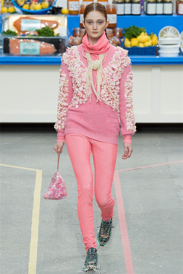 Chanel(香奈兒)巴黎時(shí)裝周2014秋冬新品發(fā)布