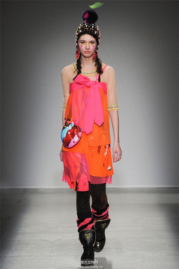 Manish Arora巴黎時(shí)裝周2014秋冬新品發(fā)布