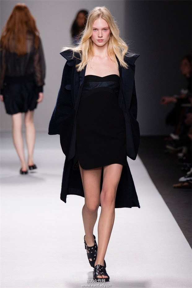 Vanessa Bruno巴黎時(shí)裝周2014秋冬新品發(fā)布