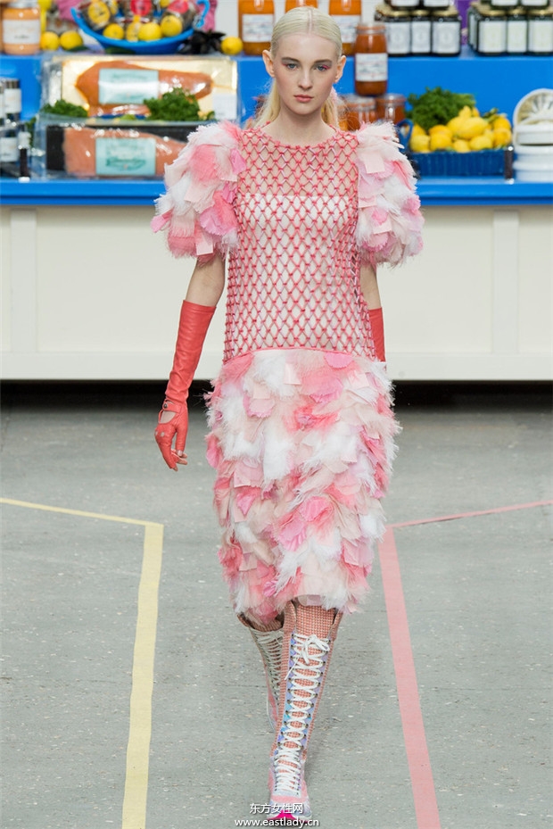 Chanel(香奈兒)巴黎時(shí)裝周2014秋冬新品發(fā)布