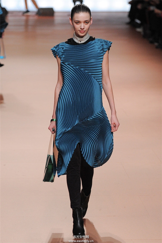 Issey Miyake巴黎時(shí)裝周2014秋冬新品發(fā)布