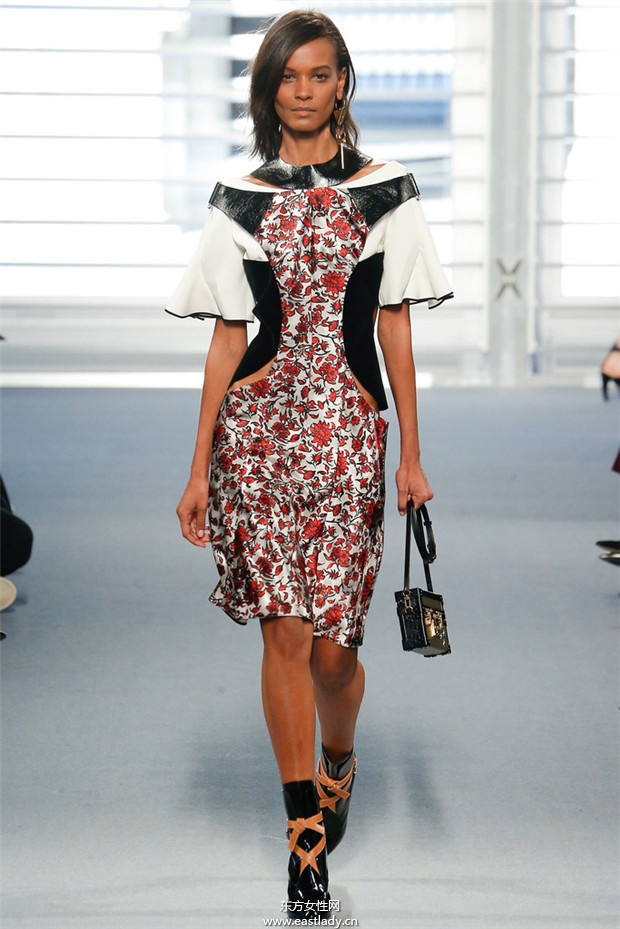 Louis Vuitton巴黎時(shí)裝周2014秋冬新品發(fā)布