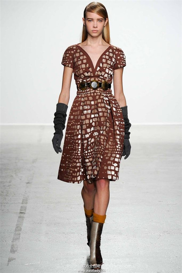 John Galliano巴黎時(shí)裝周2014秋冬新品發(fā)布