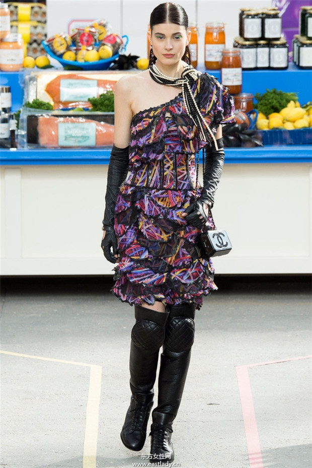 Chanel(香奈兒)巴黎時(shí)裝周2014秋冬新品發(fā)布