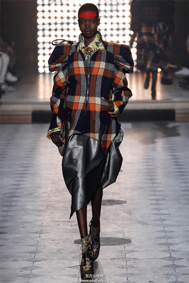 Vivienne Westwood巴黎時裝周2014秋冬新品發(fā)布