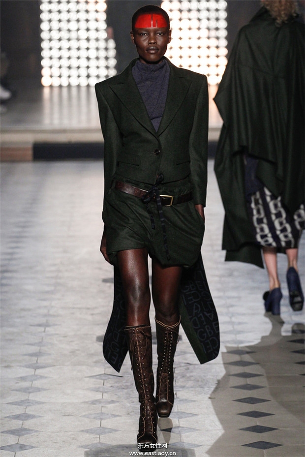 Vivienne Westwood巴黎時裝周2014秋冬新品發(fā)布