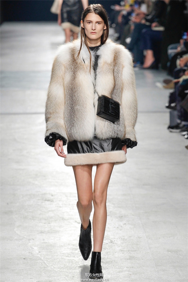 Christopher Kane倫敦時(shí)裝周2014秋冬新品發(fā)布