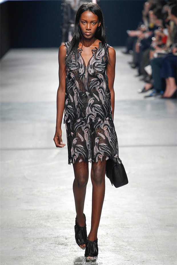 Christopher Kane倫敦時(shí)裝周2014秋冬新品發(fā)布