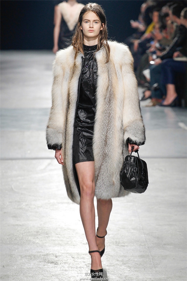 Christopher Kane倫敦時(shí)裝周2014秋冬新品發(fā)布