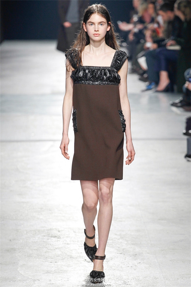 Christopher Kane倫敦時(shí)裝周2014秋冬新品發(fā)布