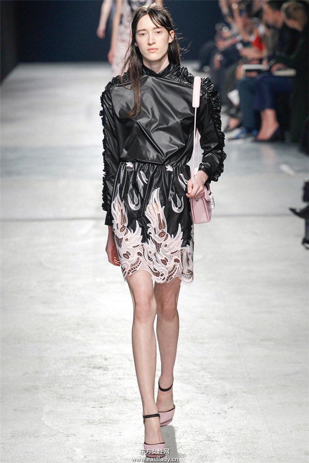 Christopher Kane倫敦時(shí)裝周2014秋冬新品發(fā)布