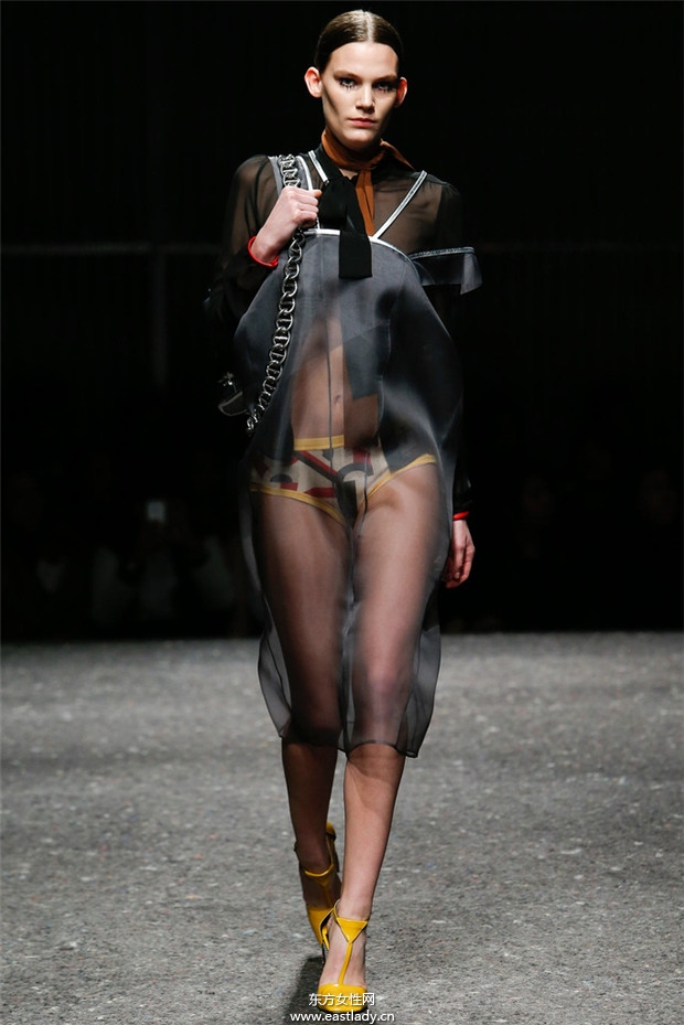 Prada米蘭時(shí)裝周2014秋冬新品發(fā)布