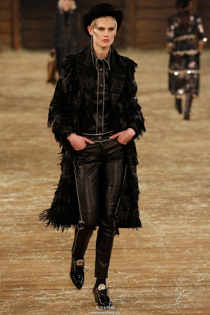 Chanel(香奈兒)2014早秋女裝流行服飾時(shí)尚大片