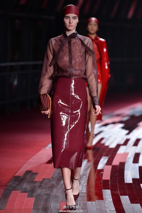 Valentino 2014女裝系列演繹紅色風(fēng)