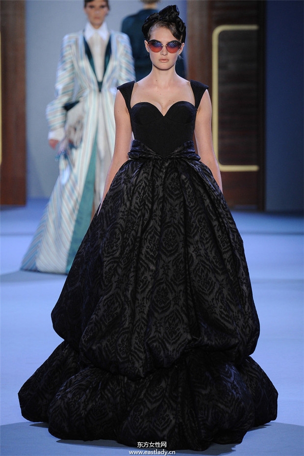 Ulyana Sergeenko 2014春夏巴黎高級(jí)定制系列時(shí)裝秀
