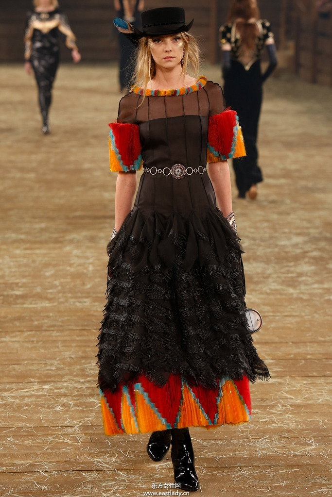 Chanel(香奈兒)2014早秋女裝流行服飾時(shí)尚大片