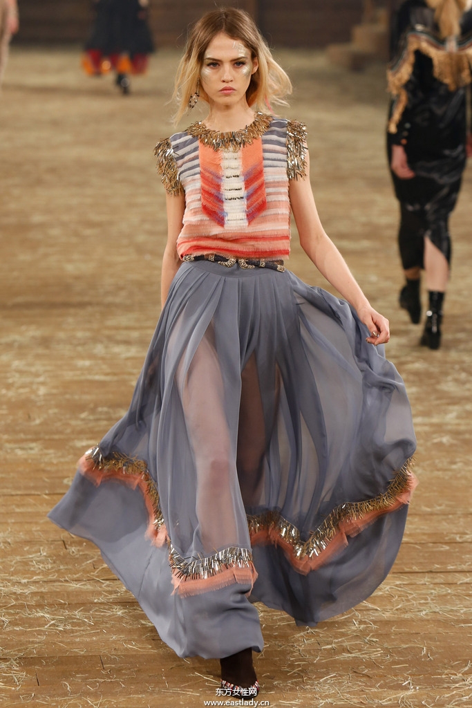 Chanel(香奈兒)2014早秋女裝流行服飾時(shí)尚大片