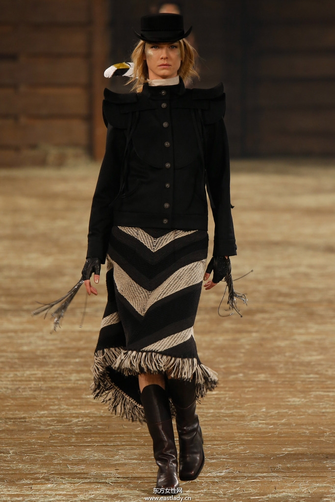 Chanel(香奈兒)2014早秋女裝流行服飾時尚大片