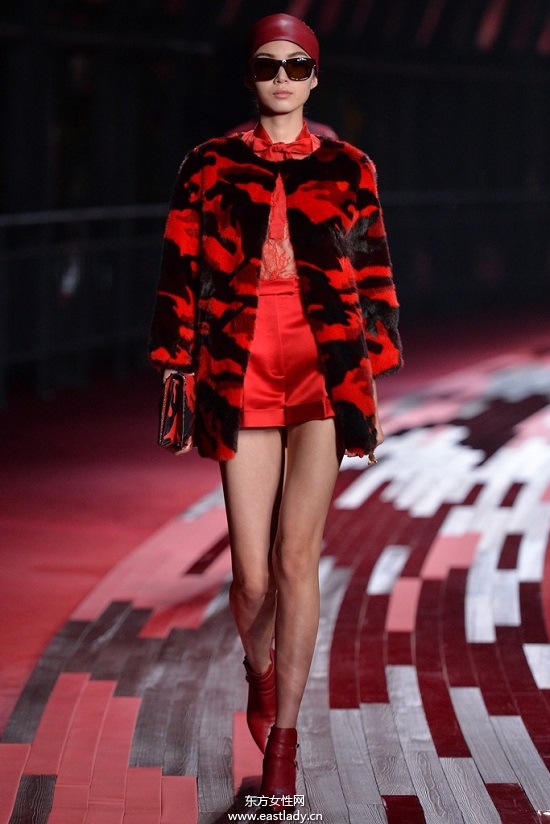 Valentino 2014女裝系列演繹紅色風(fēng)