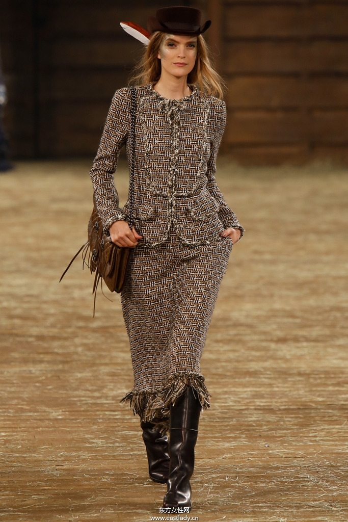 Chanel(香奈兒)2014早秋女裝流行服飾時(shí)尚大片
