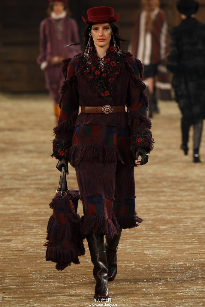 Chanel(香奈兒)2014早秋女裝流行服飾時(shí)尚大片