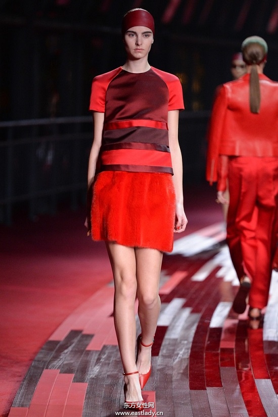 Valentino 2014女裝系列演繹紅色風(fēng)
