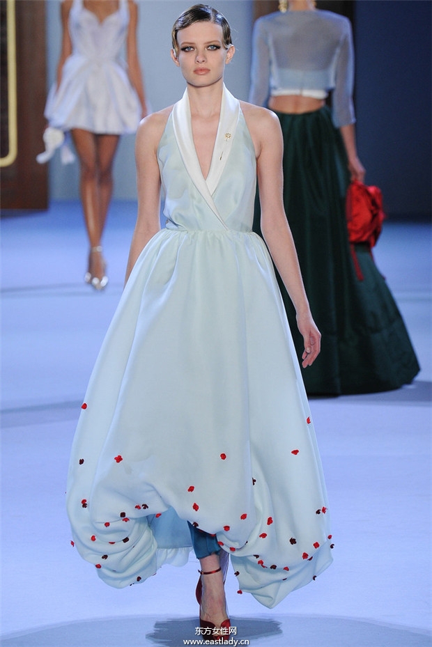 Ulyana Sergeenko 2014春夏巴黎高級(jí)定制系列時(shí)裝秀