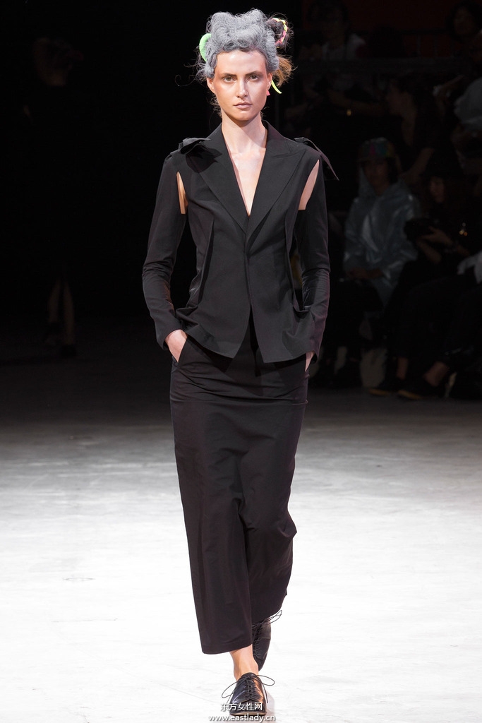 Yohji Yamamoto(山本耀司)2014春夏流行服飾時尚大片