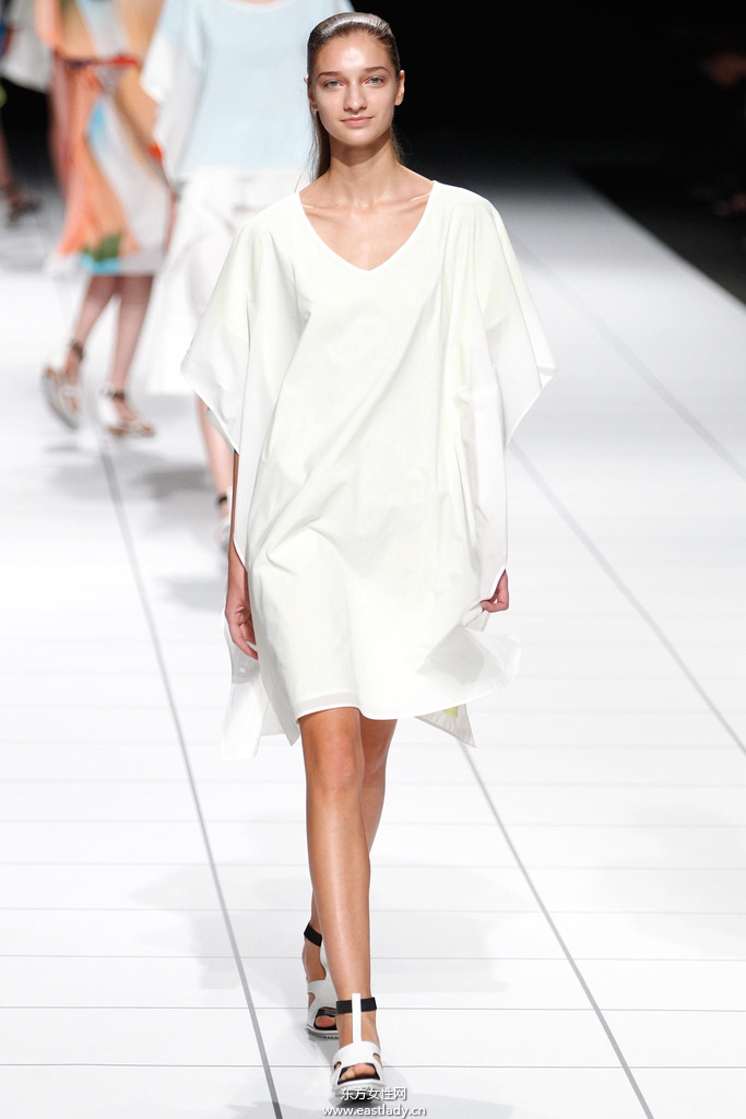 Issey Miyake(三宅一生)2014春夏流行服飾時尚大片