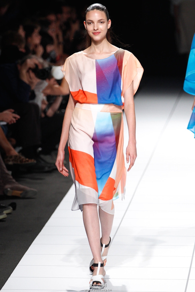 Issey Miyake(三宅一生)2014春夏流行服飾時尚大片