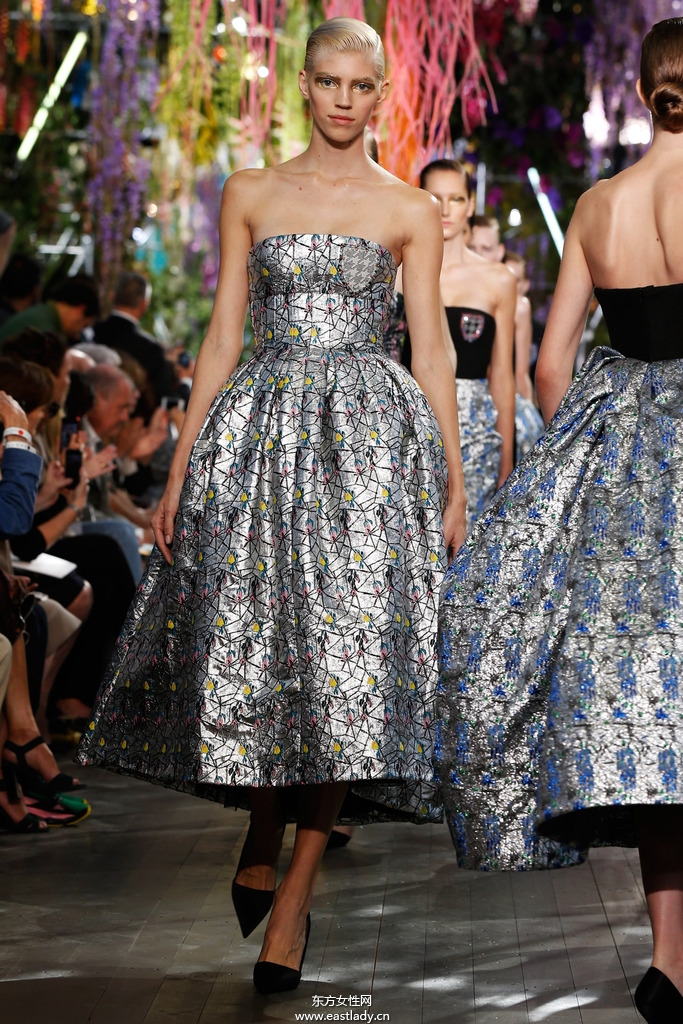 Christina Dior（克里斯汀·迪奧）2014春夏流行服飾時(shí)尚大片