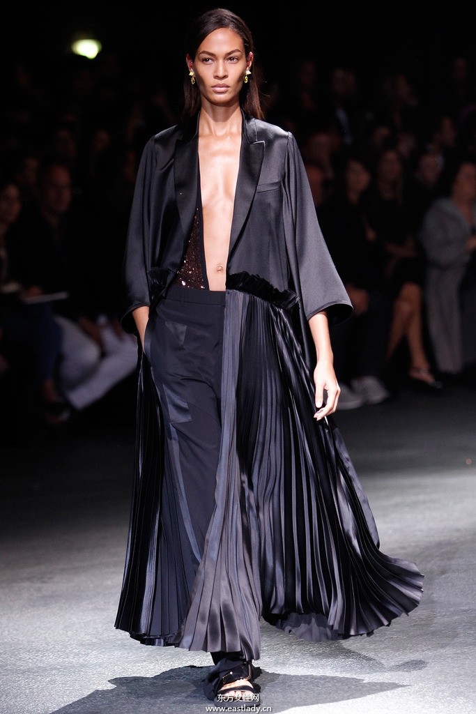 Givenchy(紀(jì)梵希)2014春夏流行服飾時(shí)尚大片