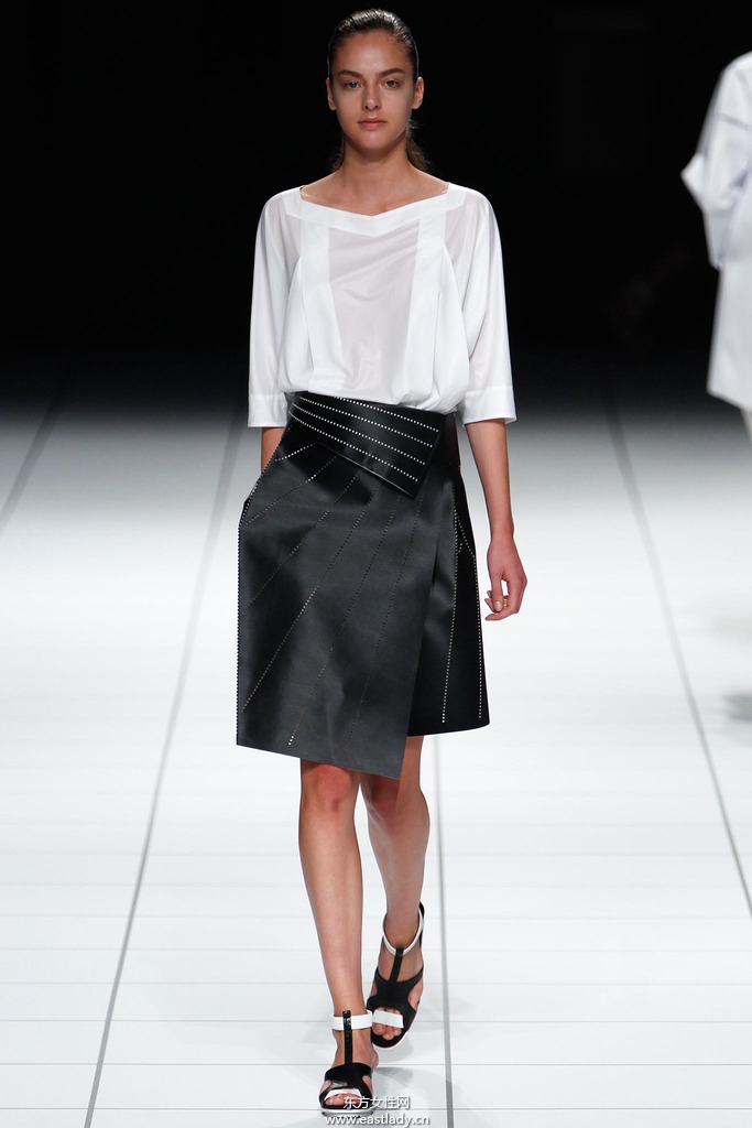 Issey Miyake(三宅一生)2014春夏流行服飾時尚大片