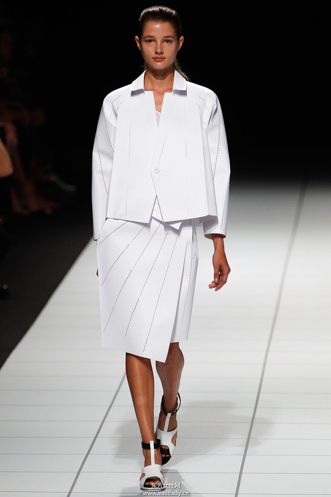 Issey Miyake(三宅一生)2014春夏流行服飾時尚大片