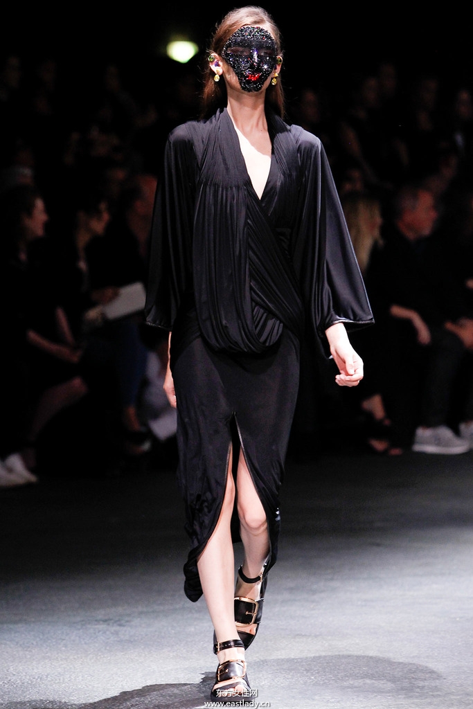 Givenchy(紀(jì)梵希)2014春夏流行服飾時(shí)尚大片