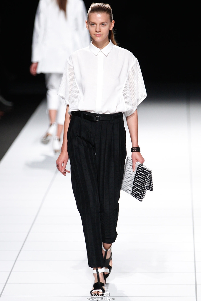 Issey Miyake(三宅一生)2014春夏流行服飾時尚大片