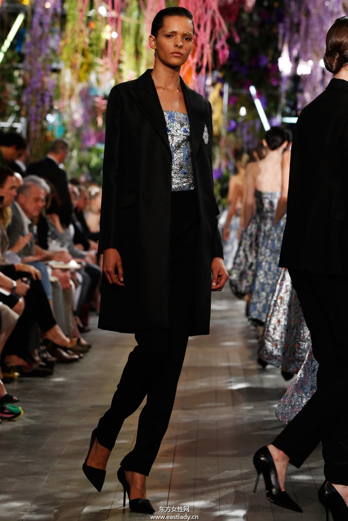 Christina Dior（克里斯汀·迪奧）2014春夏流行服飾時(shí)尚大片