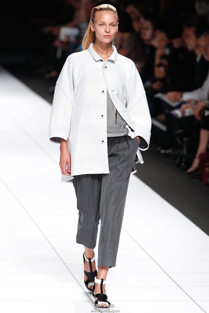 Issey Miyake(三宅一生)2014春夏流行服飾時尚大片