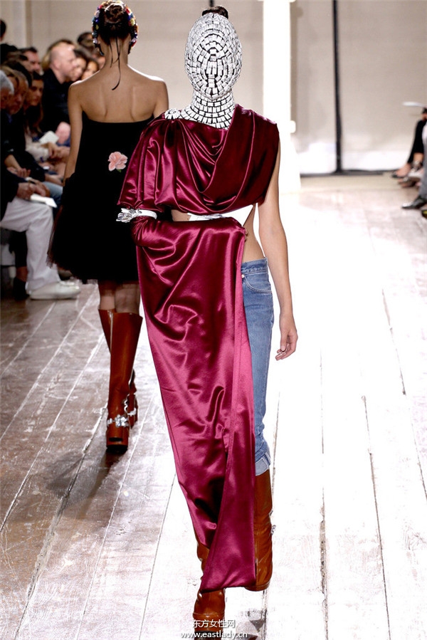 Maison Martin Margiela(馬丁·馬吉拉) 2013秋冬服裝新品發(fā)布