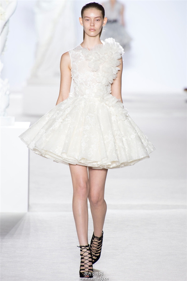 Giambattista Valli 2013秋冬服裝新品發(fā)布